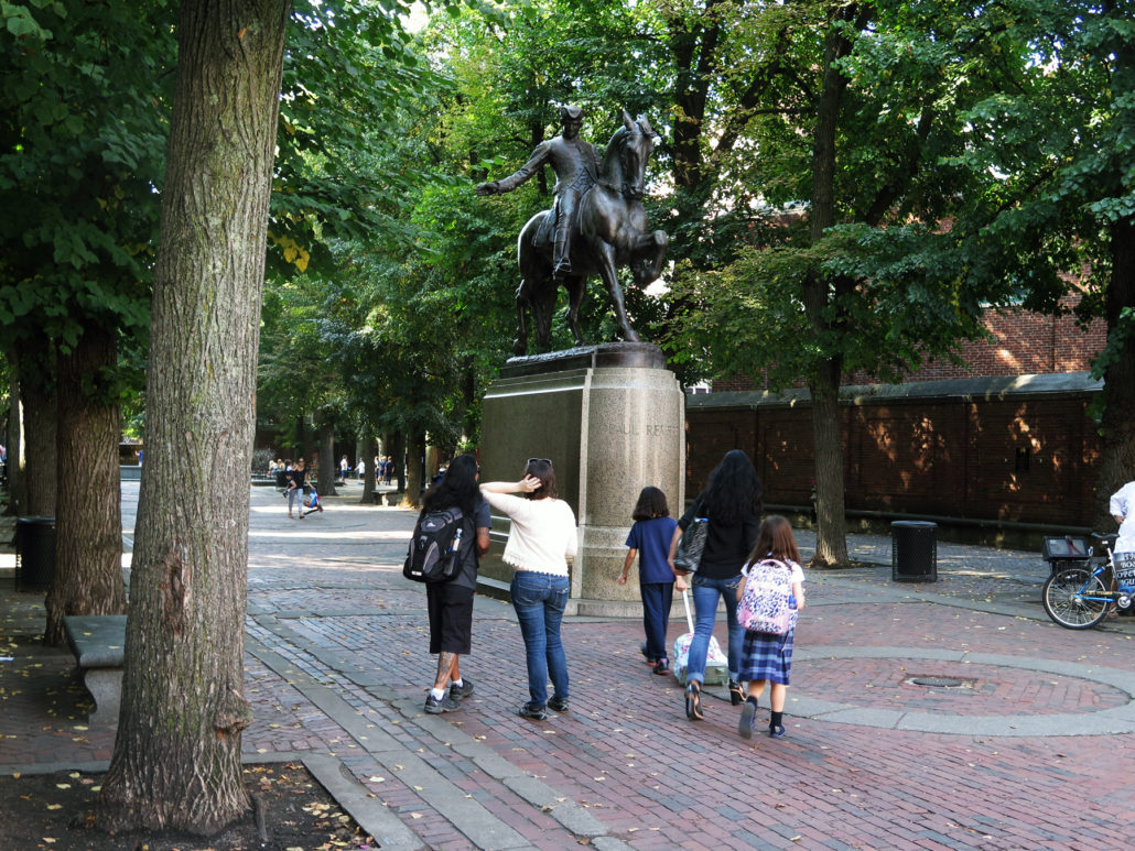 USA, Boston , North End, Paul Revere Statue, Old North church, Modern Pastry