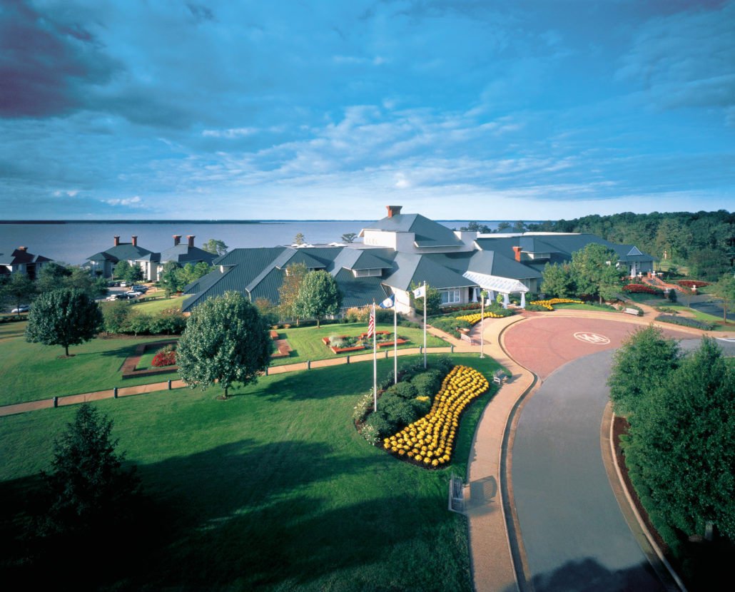 Location: Presiding over 2,900 acres of rolling woodlands along the historic James River in Williamsburg, Virginia, Kingsmill Resort & Spa offers world-class resort amenities, IACC-certified conference facilities and a luxurious European-style spa