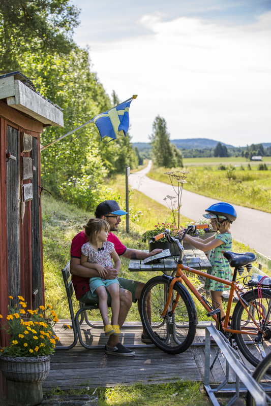 Family biking in Sweden