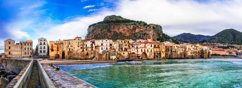 Cefalu, Sicily © Freesurf69 | Dreamstime.com