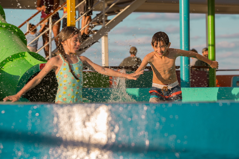 Kids playing in the pool © Bahamas Paradise Cruise Line